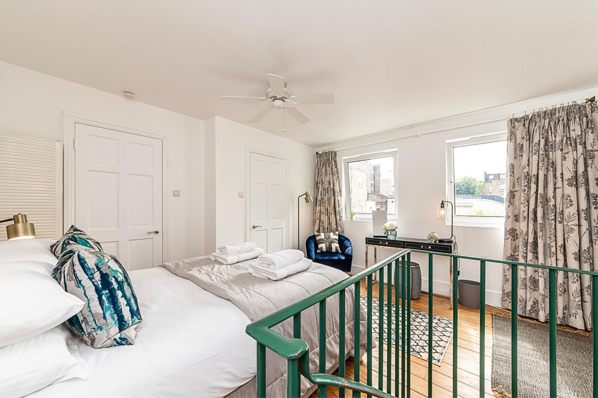 The Secret Kensington Garden Mews-2 Bedroom Full House-2 Train Lines- Spacious-Kings Road- Harrods -Chelsea Stadium-Private Small Patio Londra Dış mekan fotoğraf