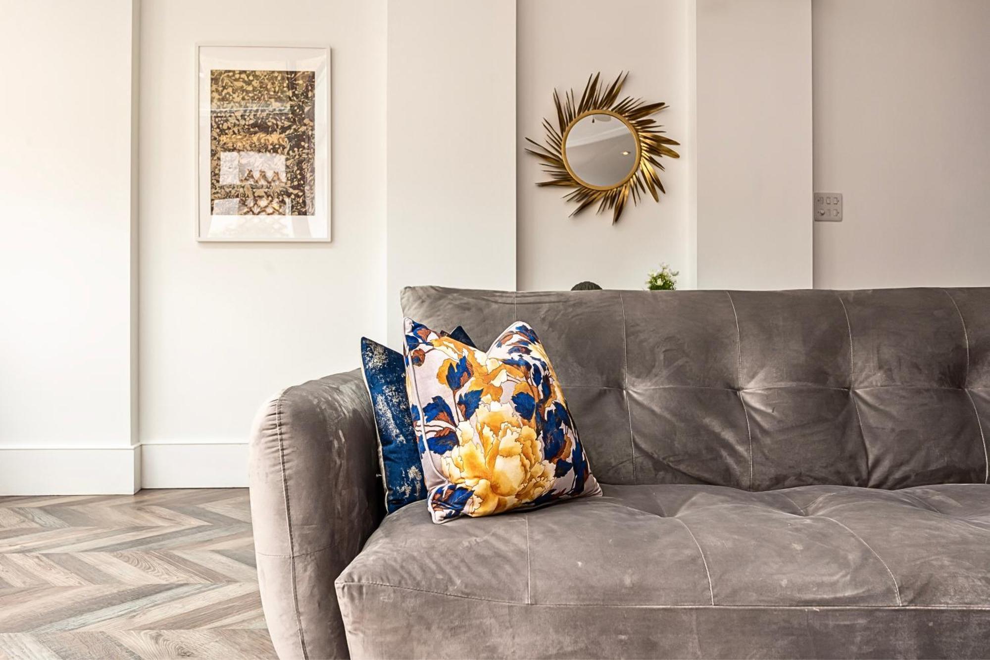 The Secret Kensington Garden Mews-2 Bedroom Full House-2 Train Lines- Spacious-Kings Road- Harrods -Chelsea Stadium-Private Small Patio Londra Dış mekan fotoğraf