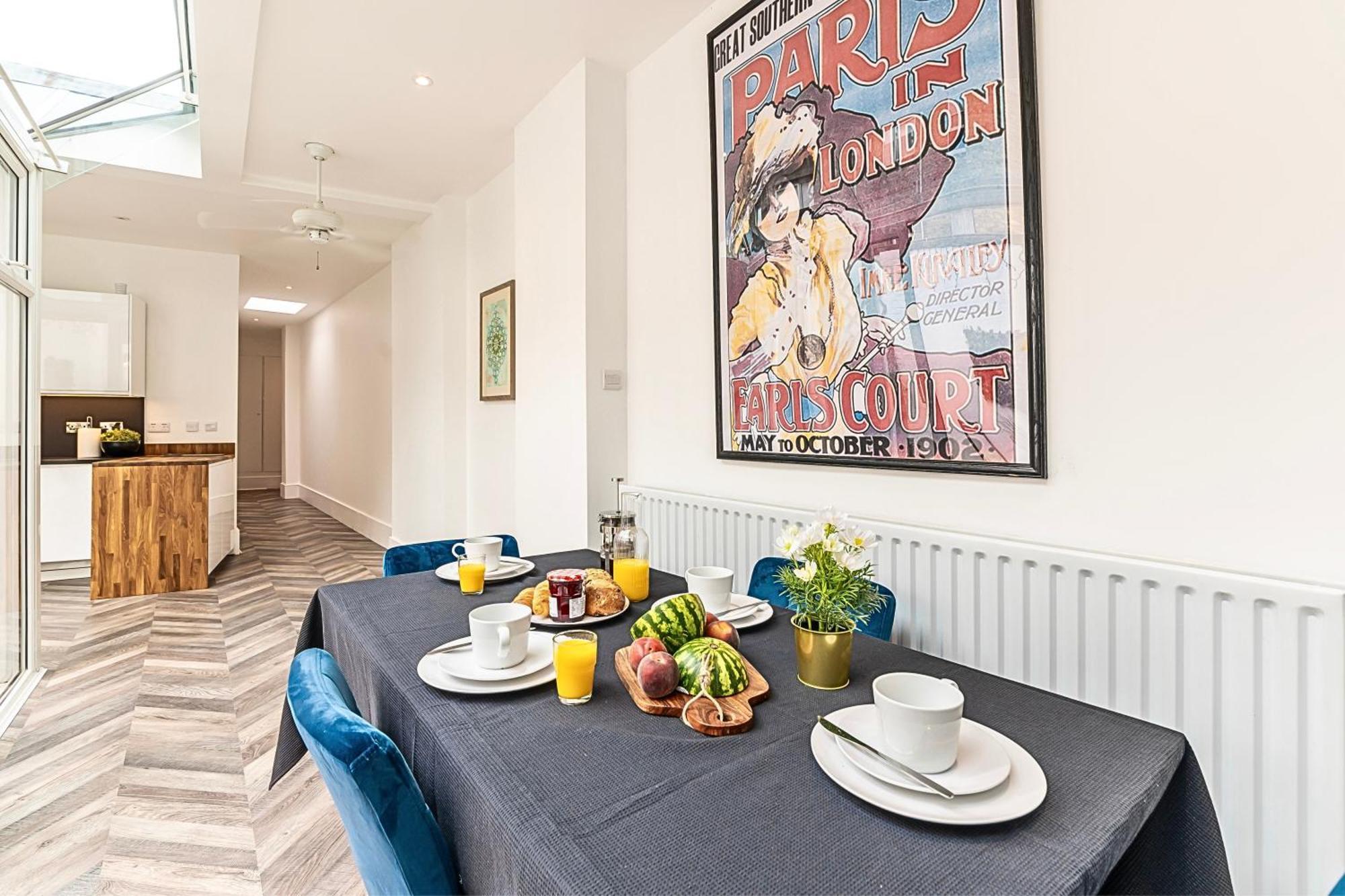 The Secret Kensington Garden Mews-2 Bedroom Full House-2 Train Lines- Spacious-Kings Road- Harrods -Chelsea Stadium-Private Small Patio Londra Dış mekan fotoğraf
